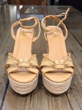 NWT! Rouge! Beige Woven Espadrille Platform Sandals